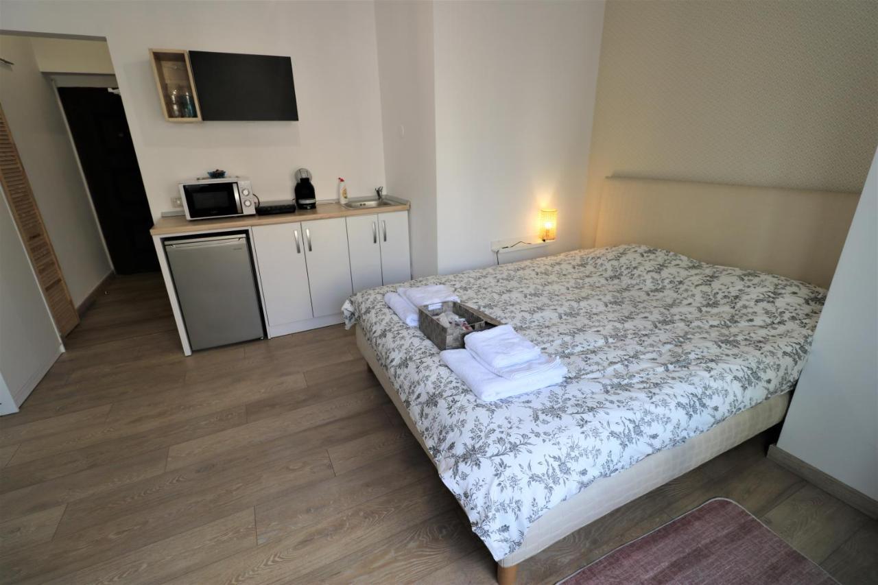 Lovely City Center Apartment - Free Minibar Бухарест Екстер'єр фото